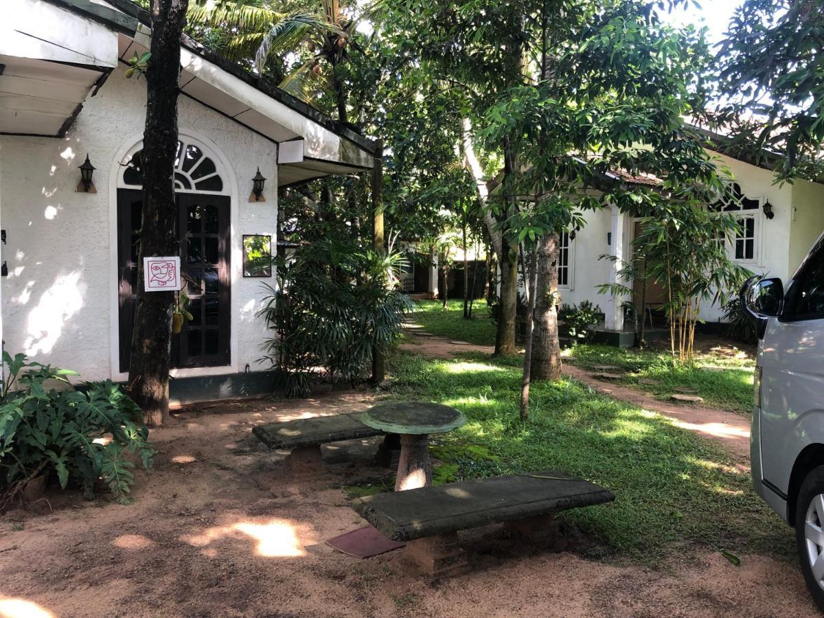 Sylvester Villa Hostel Negombo Exterior photo