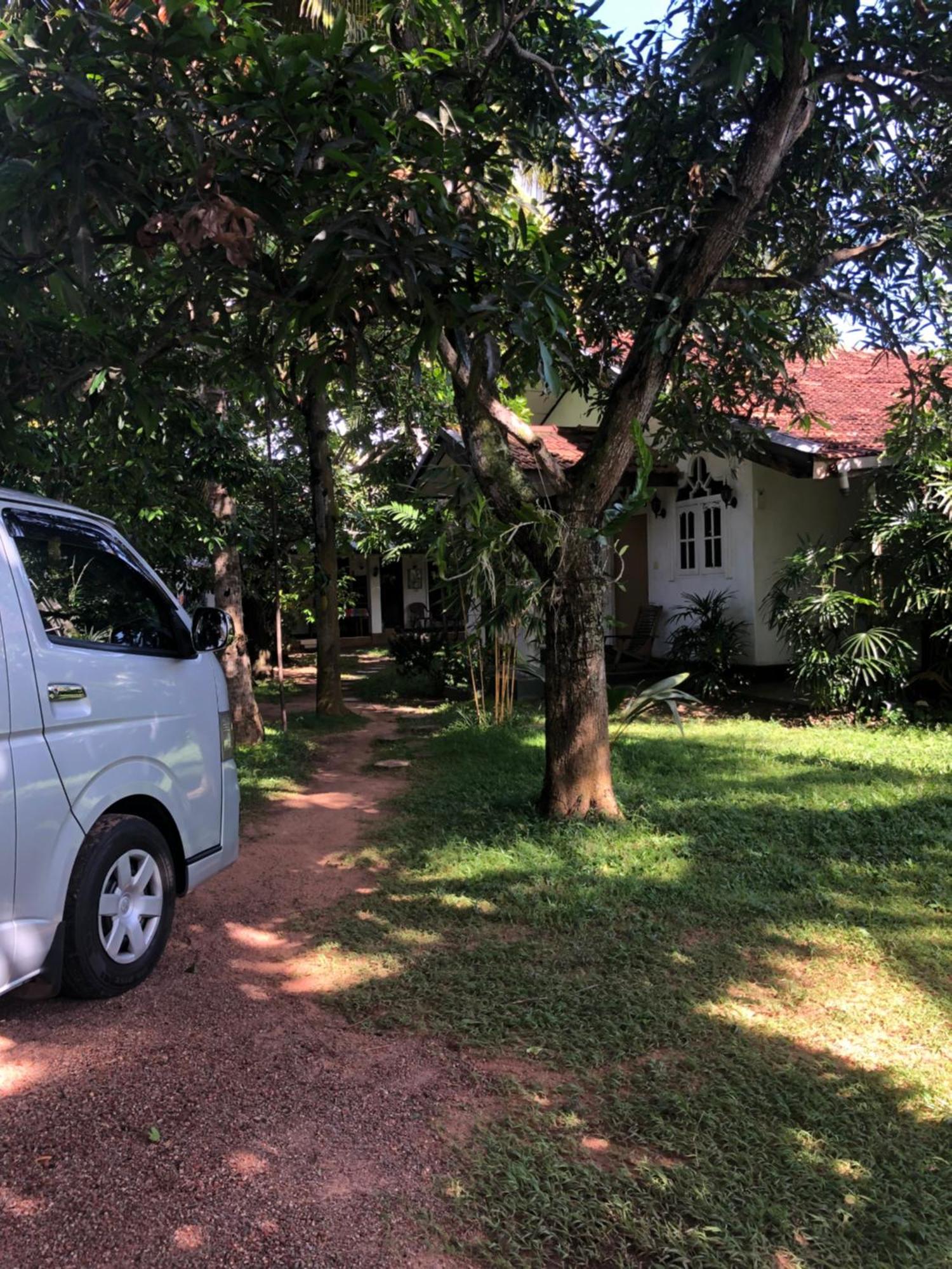 Sylvester Villa Hostel Negombo Exterior photo
